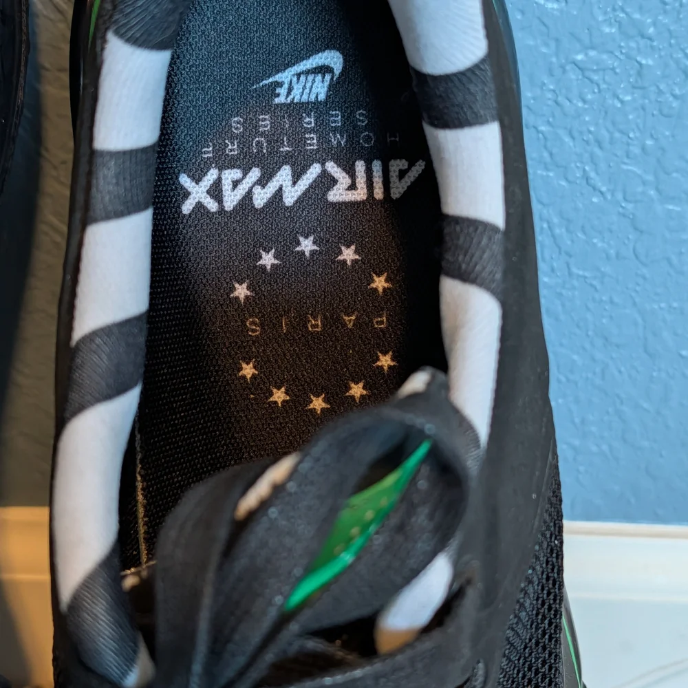 Nike Men's Black and Green Running Shoes - Picture 5 of 6